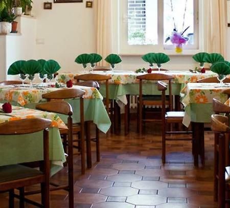 Albergo Lido Silvi Marina Buitenkant foto